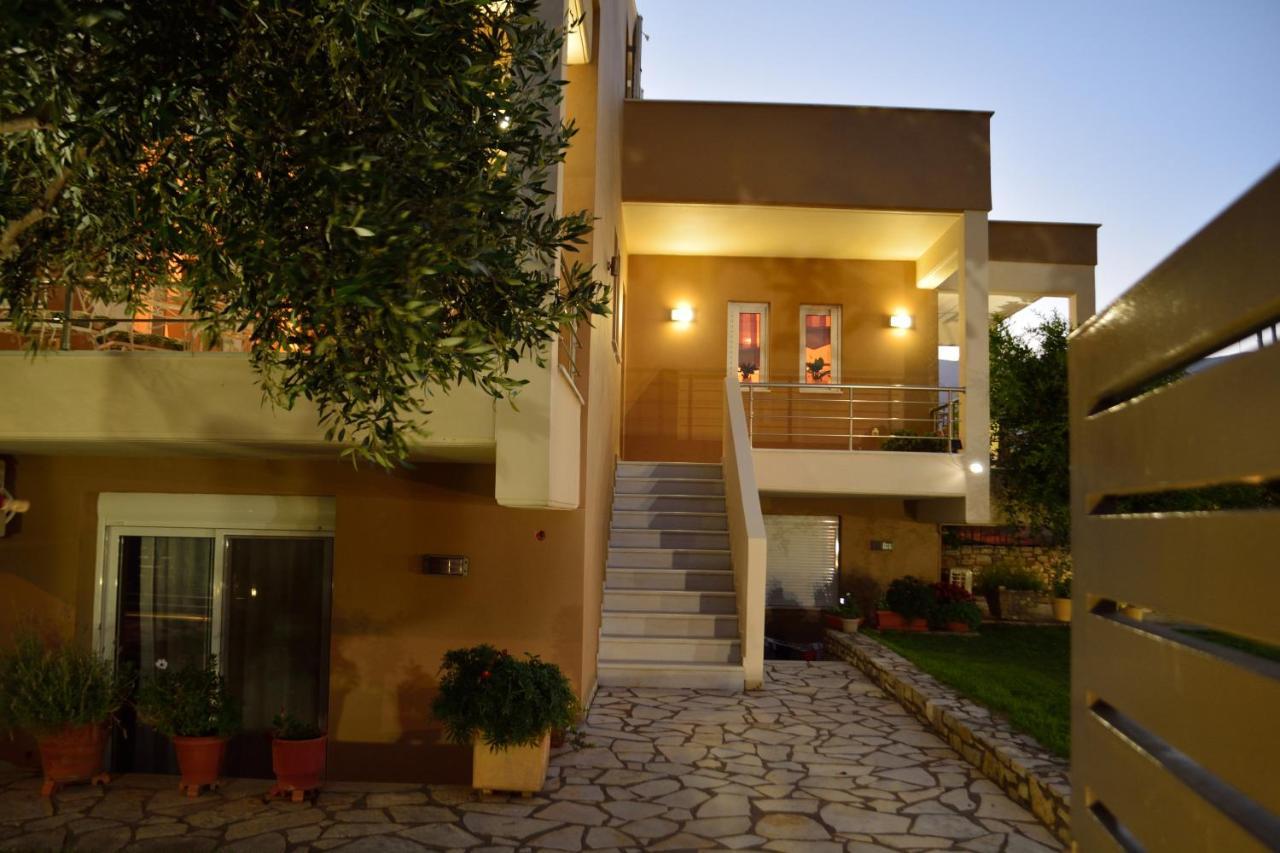 Fou'S Apartment Nafpaktos エクステリア 写真