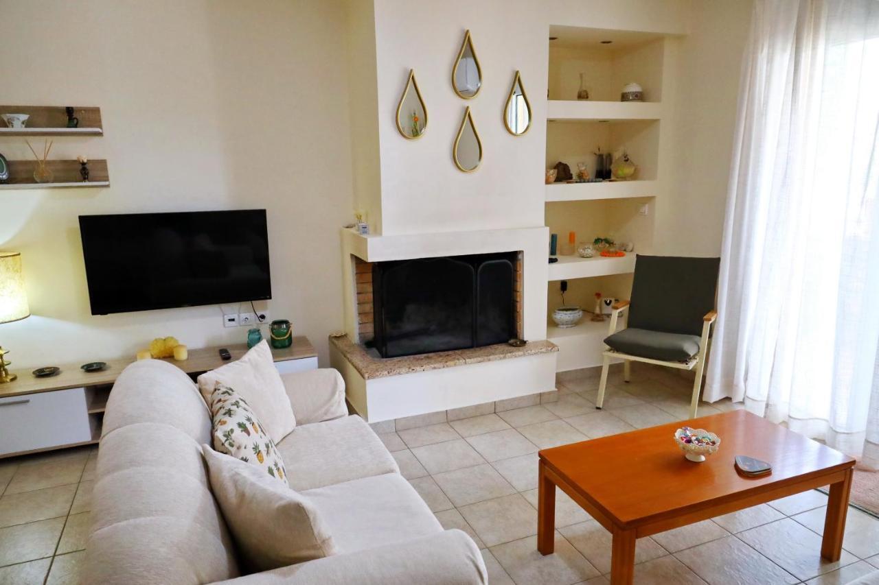 Fou'S Apartment Nafpaktos エクステリア 写真